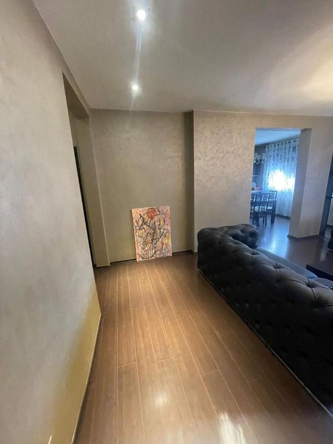 Luxury Apartment City Centre Tirana Exteriör bild