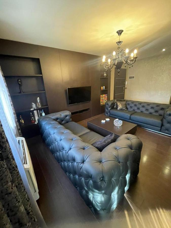 Luxury Apartment City Centre Tirana Exteriör bild