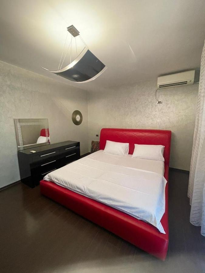 Luxury Apartment City Centre Tirana Exteriör bild