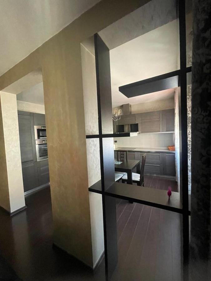 Luxury Apartment City Centre Tirana Exteriör bild