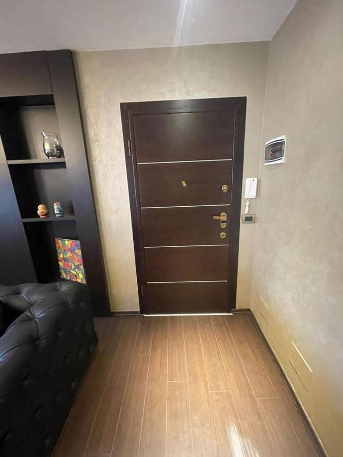 Luxury Apartment City Centre Tirana Exteriör bild