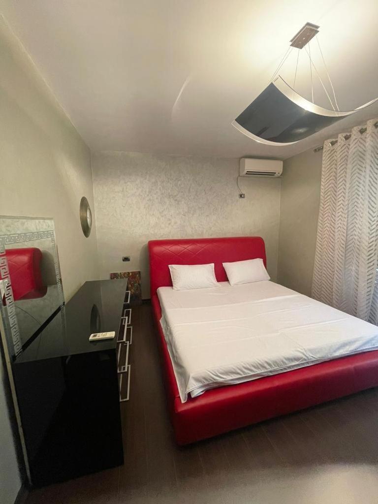 Luxury Apartment City Centre Tirana Exteriör bild